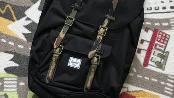 服饰快消品 篇一百零一：135元到手！Herschel Supply Co. Little America背包