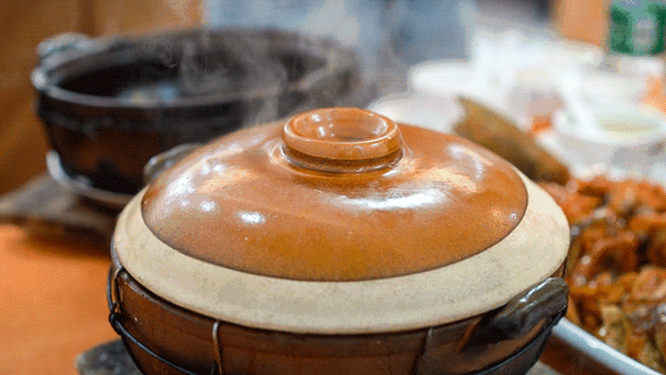 广州美食:开在芳村的【啫啫大排档】,好吃到飞起