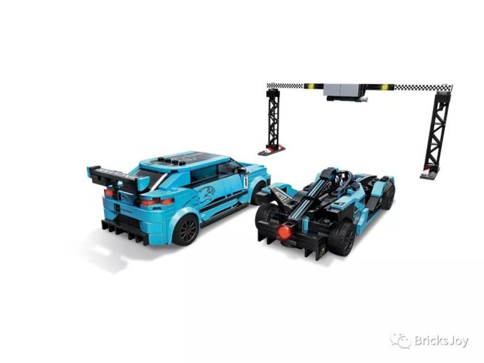 包含两辆来自于捷豹的车型,分别为formula e panasonic jaguar racing