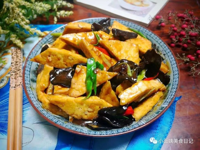 社区首页 食品生鲜 生鲜食品 蔬菜 文章详情 这道豆腐炒木耳的美食