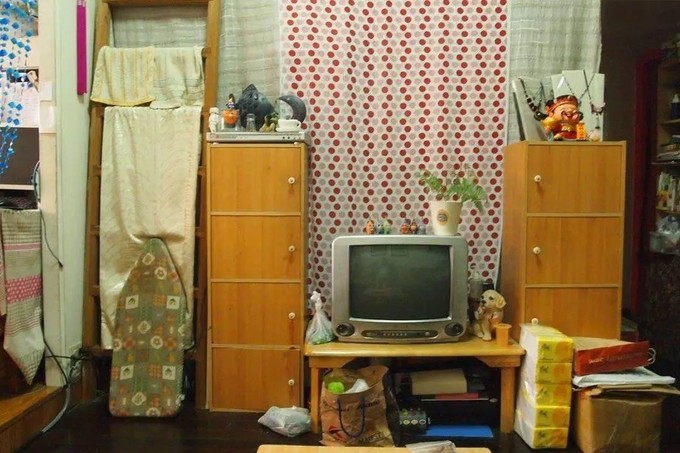 四姐妹合力改造26㎡老破小,薄型电视柜 工作桌:分分钟越住越大