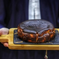 【蒸烤箱食谱】芝士蛋糕的灵魂做法——巴斯克焦烧芝士蛋糕
