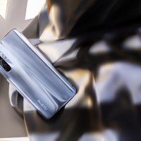 65W 亮屏闪充、Wi-Fi双通道加速：realme X50 Pro 玩家版发布