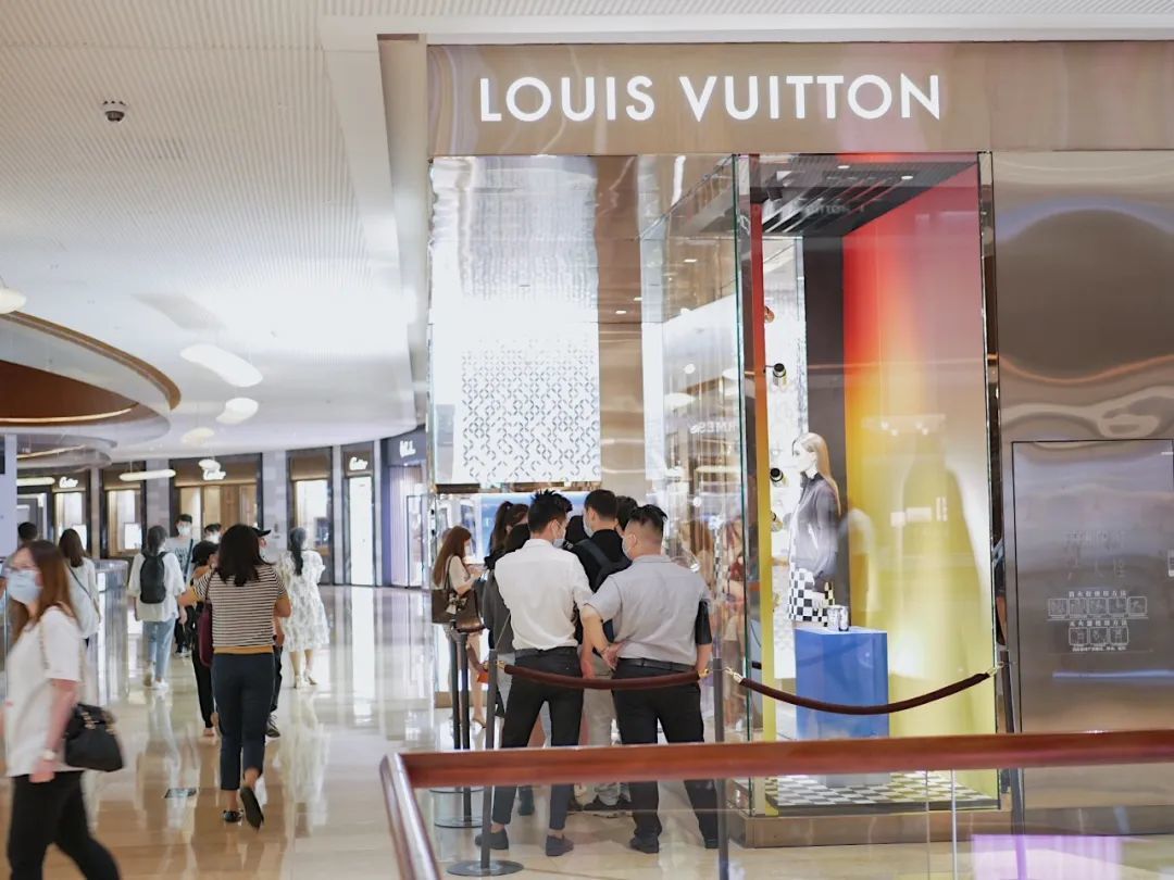 在太古汇奢侈品店排队买包的都是什么人