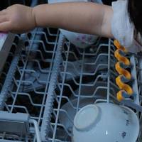 孩子炖蛋碗都能洗的家用洗碗机到底香不香！一篇告诉你！~