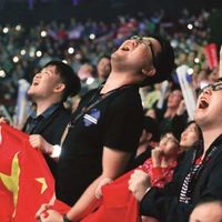 中国电竞二十年：从被误解到「国家名片」