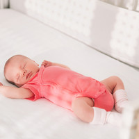 婴儿到底应该怎么睡，仰卧、侧卧，还是俯卧？不知道的爸妈建议看看