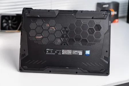 华硕天选2游戏首发开箱图赏:移动版rtx 3070 锐龙7 5800h加持的天选姬