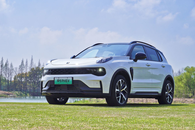 而活动中我试驾的车型是2021款领克01 phev halo,该车是去年12月份