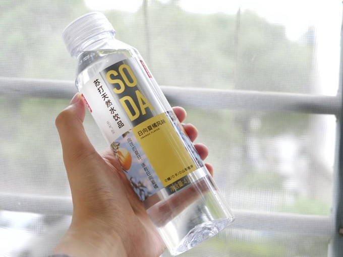 农夫山泉出品的苏打水尝尝看怎么样
