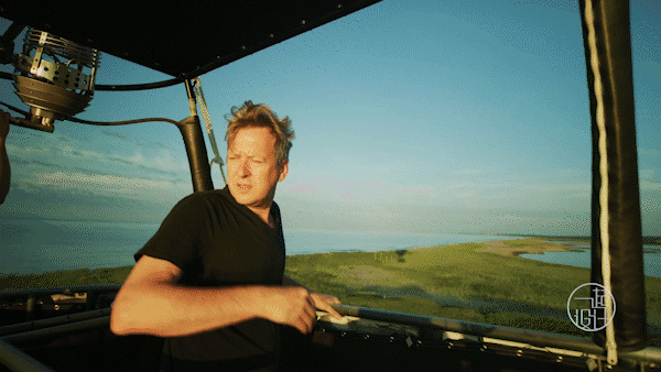 最会玩「镜子」的艺术家,把沉浸式装置玩成「盗梦空间