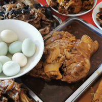 广东人吃饭喜欢用不锈钢盆？会吃的南方人，为何对餐具不讲究？