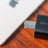 iPhone 13的充电好搭档，RAVPower 20w快充体积竟然和五福一安相同