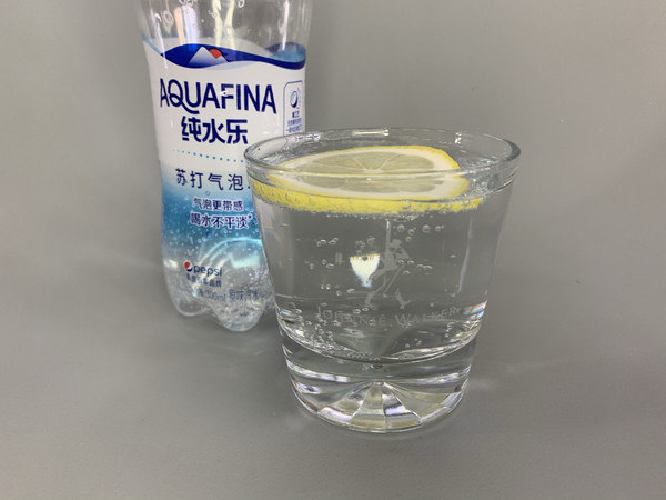 aquafina纯水乐苏打气泡水原味