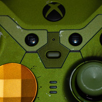 Xbox精英手柄《光环：无限》限定版开箱