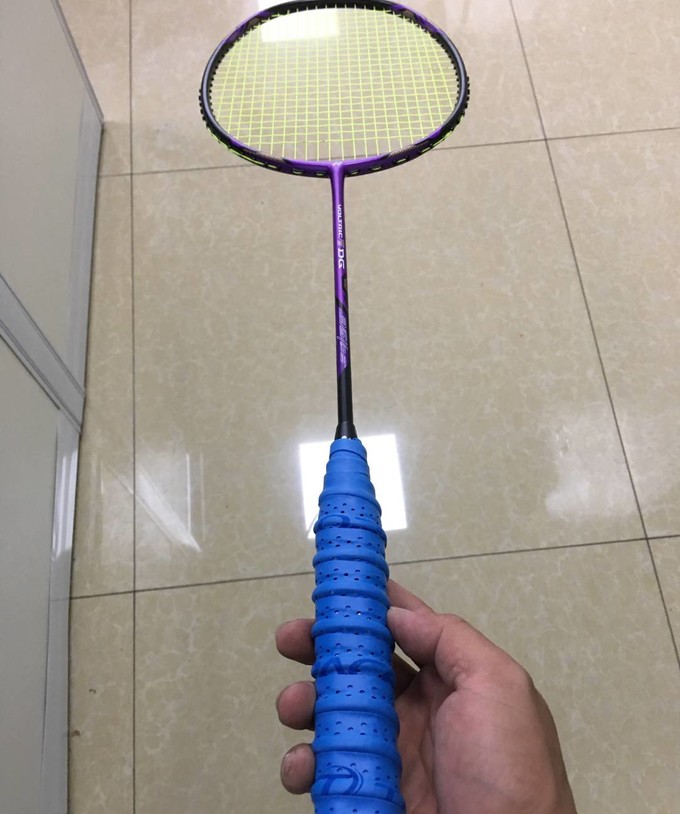 匹克羽毛球拍手感俱佳