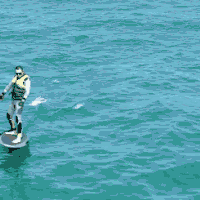 歷史首次：電動沖浪板橫渡瓊州海峽第一人！