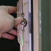 小问题自己修 篇四十五：倒装塑钢窗传动杆改善关不紧