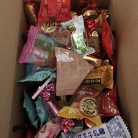 徐福記糖果禮盒裝是一款集訂婚喜糖、酥心糖、混裝禮包等多種口味的年貨