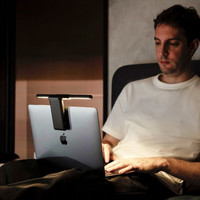 BenQ 明基發布 LaptopBar 筆記本護眼屏幕掛壁燈，環境光自動調光、手勢操控、磁吸固定