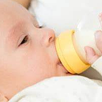 孩子吃奶的劲能有多大？