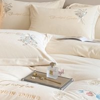 冬日卧室分享｜暖乎乎的感觉，粉粉嫩的牛奶绒四件套、温馨主卧床，让你感受温柔满满～🤎❄