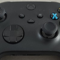 新版xbox手柄支持蓝牙，不用买连接器了
