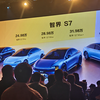 华为的轿车，智界S7售24.98万元，买车不建议选低配