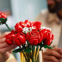 2024開年紅艷一捧花，樂高發布10328玫瑰花束