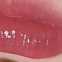 唇釉：打造迷人双唇的神器