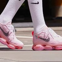 Nike Air Max Scorpion FK 女子运动鞋：千禧浪漫之选