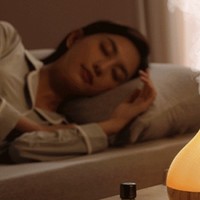 香薰灯可以调节氛围，对睡眠也有很大帮助