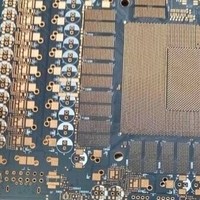 网传丨疑似 NVIDIA RTX 5090 的 PCB 曝光，16颗显存，硕大核心，单16Pin供电