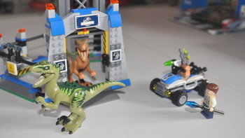 单反毁一生，LEGO穷三代 篇七十四：#本站首晒#LEGO 乐高 Jurassic World 侏罗纪世界系列 75920 迅猛龙逃脱 