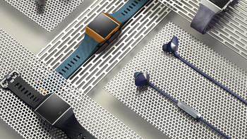 心率追踪+防汗防雨：fitbit 发布 fitbit Ionic 智能手表 和 fitbit Flyer无线耳机