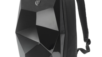 钻石切割纹路、ABS+PC材质：THUNDEROBOT 雷神 推出 黑曜石电竞背包
