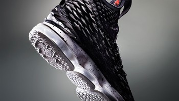 鞋面、中底新科技加持：NIKE 耐克 正式发布 LEBRON 15 篮球鞋