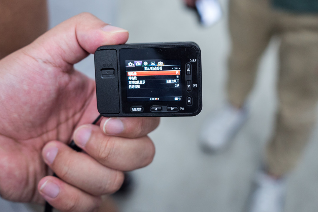 三防的迷你黑卡：SONY 索尼 发布 RX0 数码相机