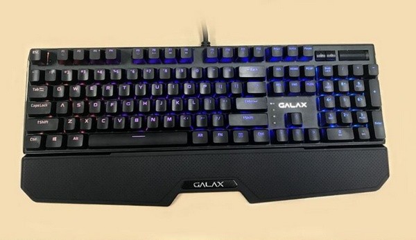 进军外设领域：GALAXY 影驰 推出 HOF GAMING RGB 暗黑版 机械键盘