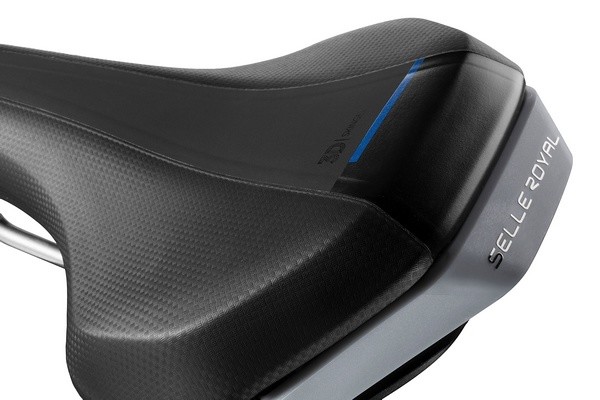 舒适、防位移：BMW 宝马 联手 Selle Royal 发布 eZone 电动自行车坐垫
