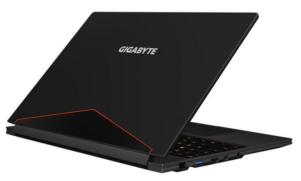 基于MAX-Q超薄方案：GIGABYTE 技嘉 发布 Aero 15X 游戏本