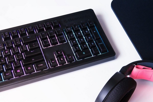 5区RGB背光、防泼溅：steelseries 赛睿 发布 Apex 150 游戏键盘