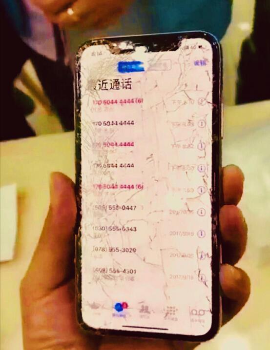 有话值说 | 首批iPhone X今日陆续发货，黄牛已哭晕在厕所！你准备入手iPhone X吗？