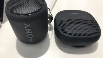 #原创新人# 运动男对比Sony 索尼 SRS-XB10、Bose SoundLink Micro蓝牙防水音箱及各种跑题（附真人秀）