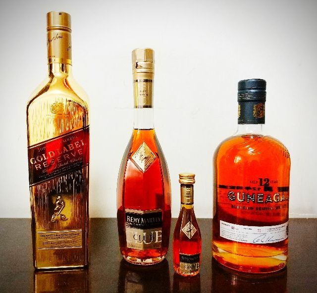 #原创新人#大妈助力买洋酒