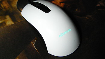 可能是市售非国产品牌最便宜的3360鼠标之一—Nixeus Revel~