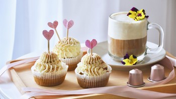 Freesiaa Made 篇六十五：提拉米苏cupcakes + 奶盖拿铁—情人节在家试试吧 
