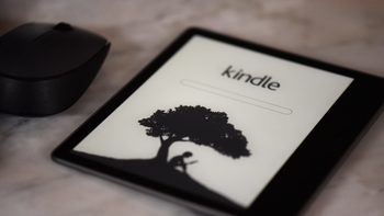 读书不分心—Amazon 亚马逊 Kindle Oasis 电子书阅读器 2017 Best Buy购买 速晒