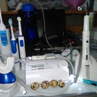 洗牙自己来：共2700元的超声波洁牙机，旋转/声波/牙套电动牙刷、冲牙器缺陷合集
