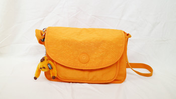 不一样的布包—Kipling 凯浦林 橙色单肩女包开箱